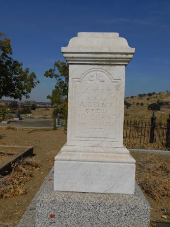 [Picture of Laura Black grave]
